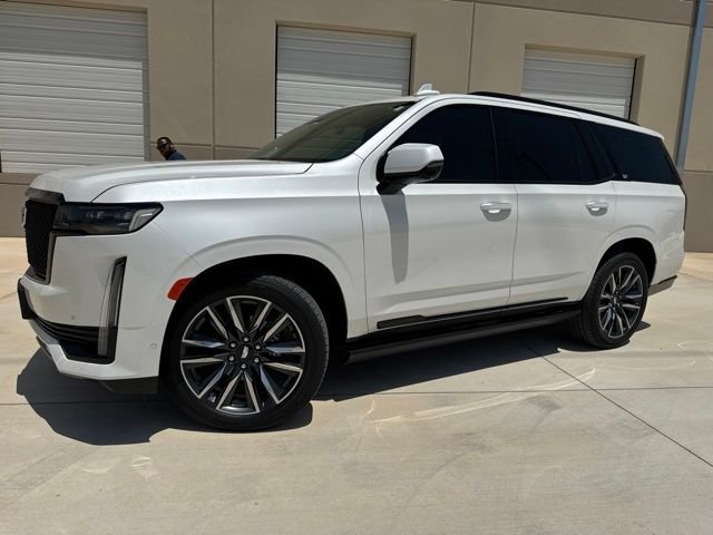 Used 2021 White Cadillac Sport Platinum image 1