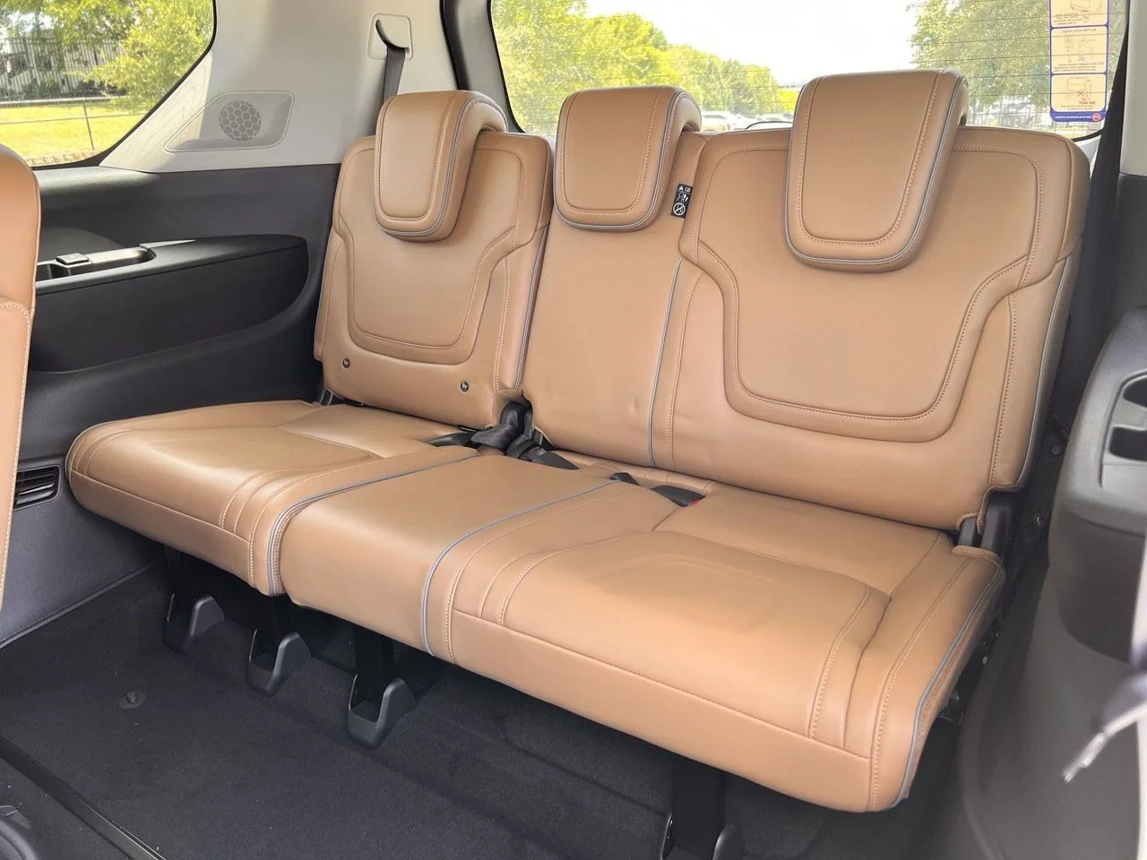 New 2027 RADIANT WHITE INFINITI Luxe 2WD image 29