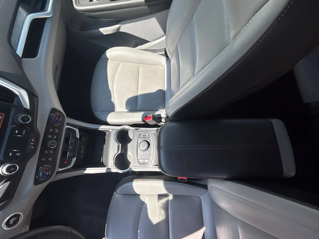 Used 2023 White GMC SLT image 15
