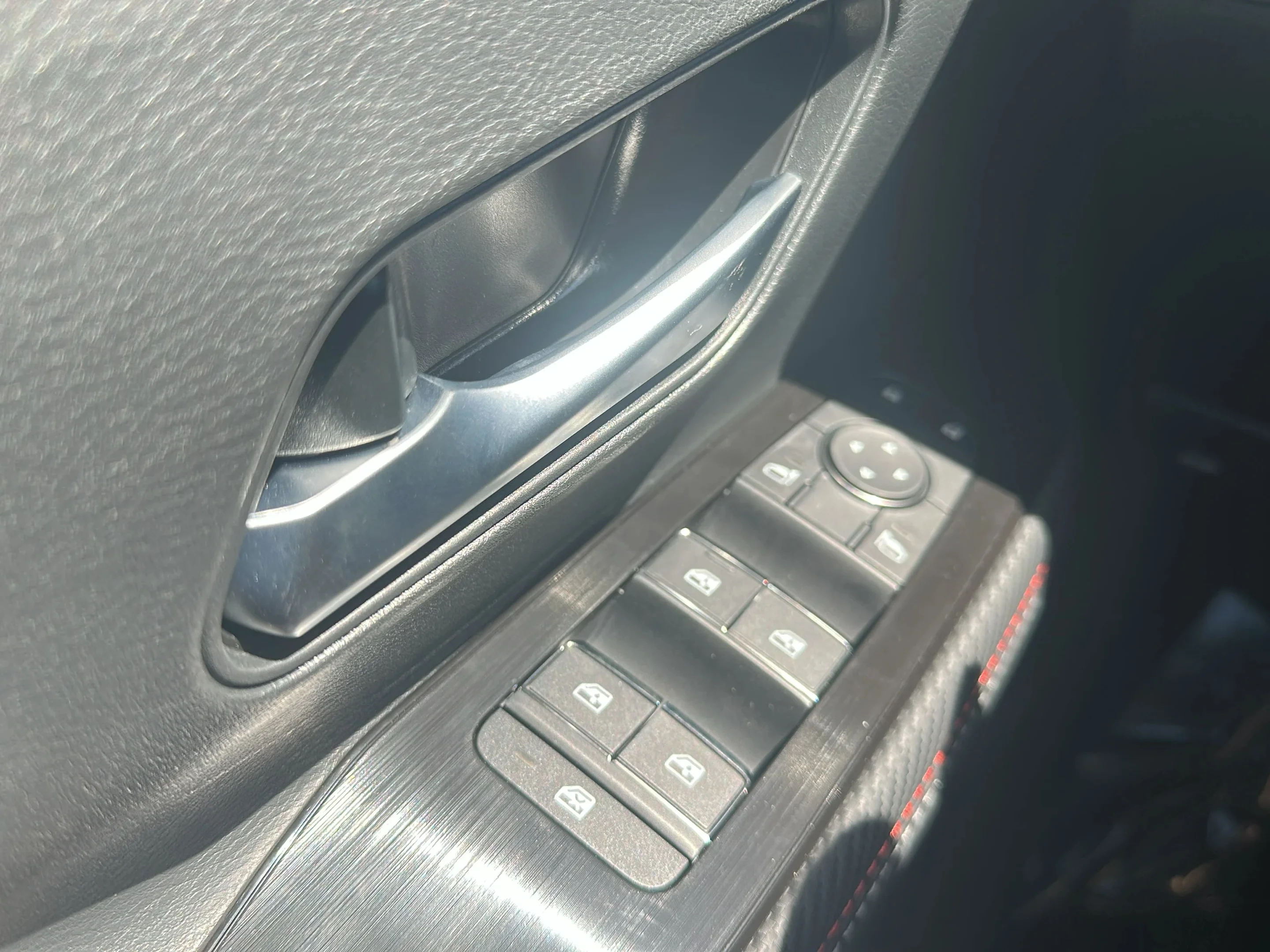 New 2026 Gun Metallic / Scarlet Ember Tintcoat Two-tone Nissan SR image 28