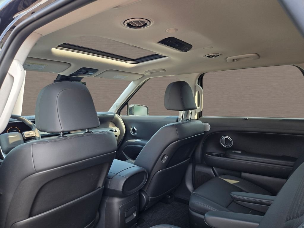Used 2026 Black Hyundai SEL Premium image 21