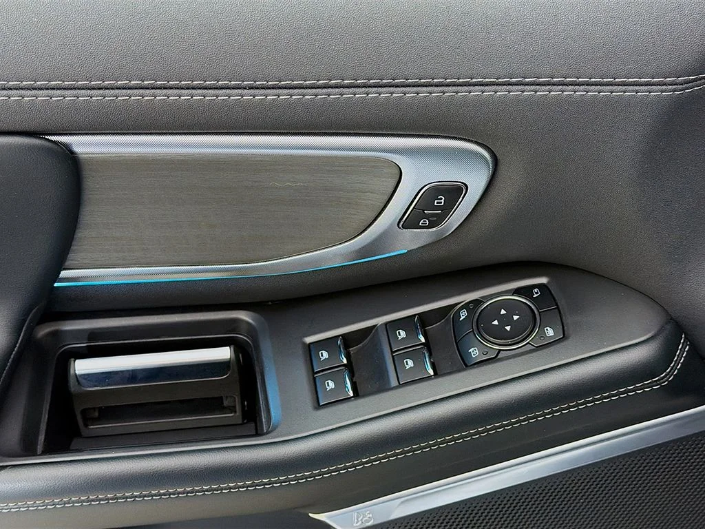Used 2025 Space Silver Ford Platinum image 34