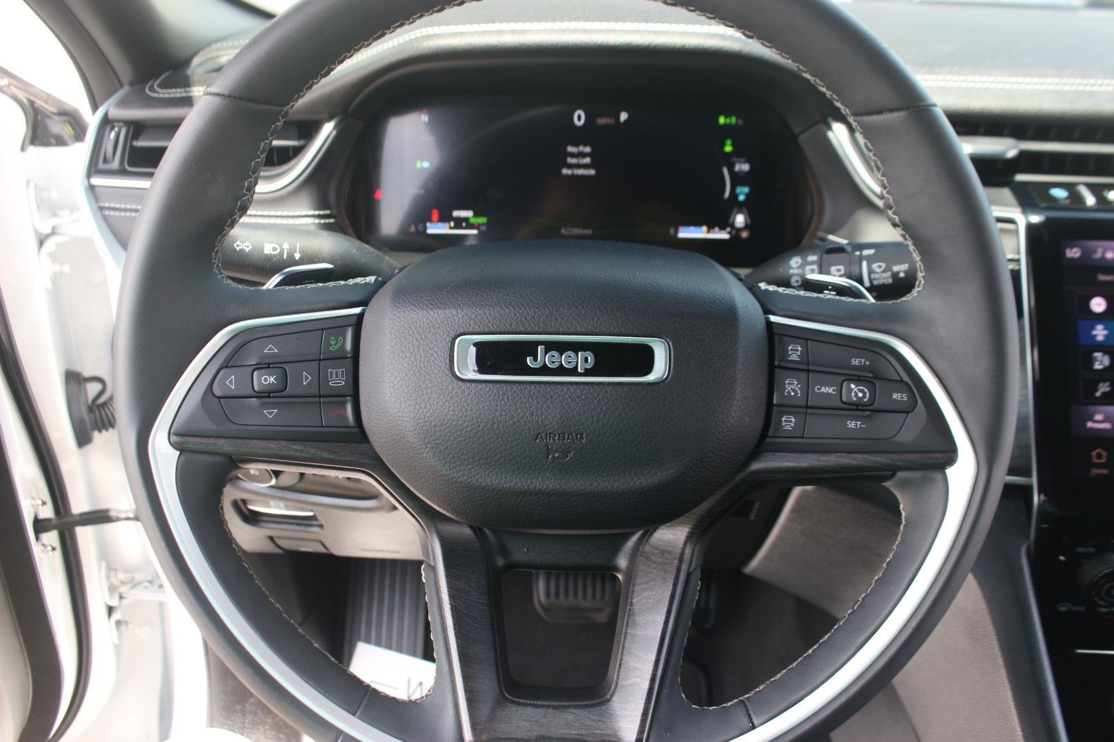 Used 2024 White Jeep 4x4 image 24