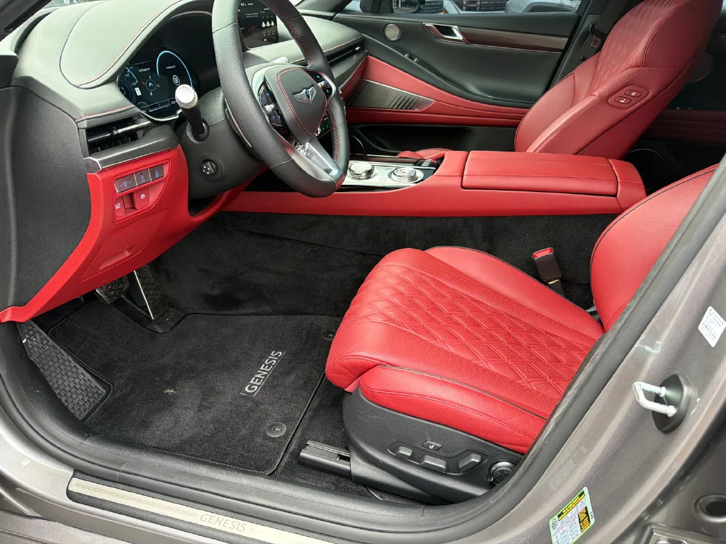 Used 2024 Silver Genesis 2.5T image 9