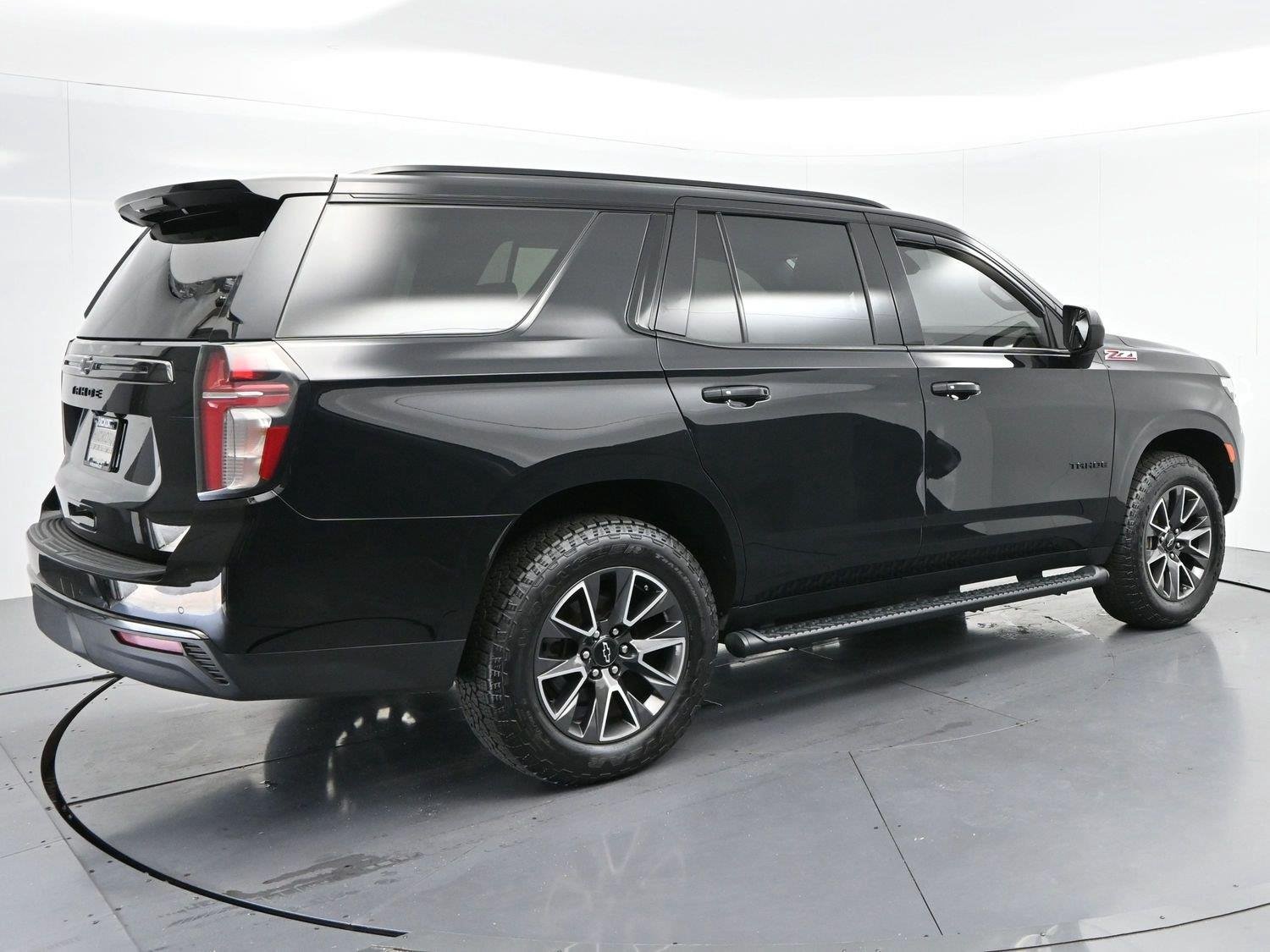 Used 2021 Black Chevrolet Z71 image 7