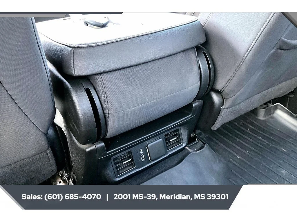 Used 2024 Summit White Chevrolet LT image 23