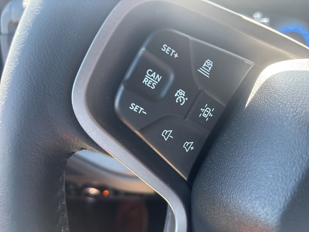 Used 2025 Gray Ford Badlands image 6