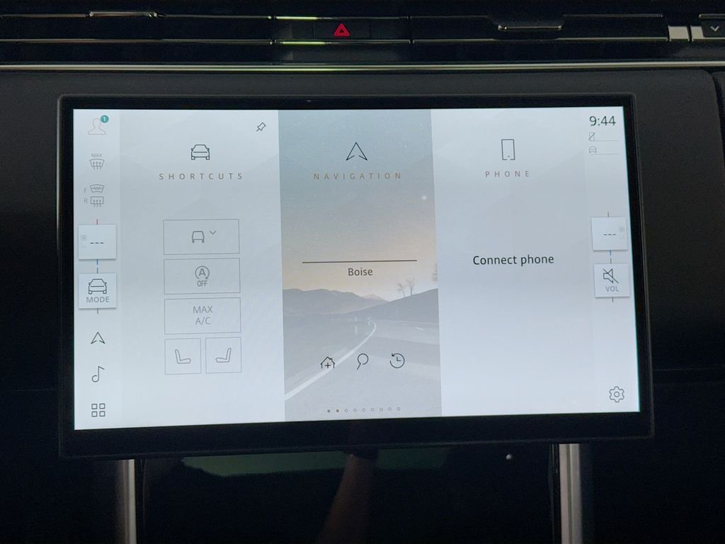 New 2025 Fuji White Land Rover SE image 16