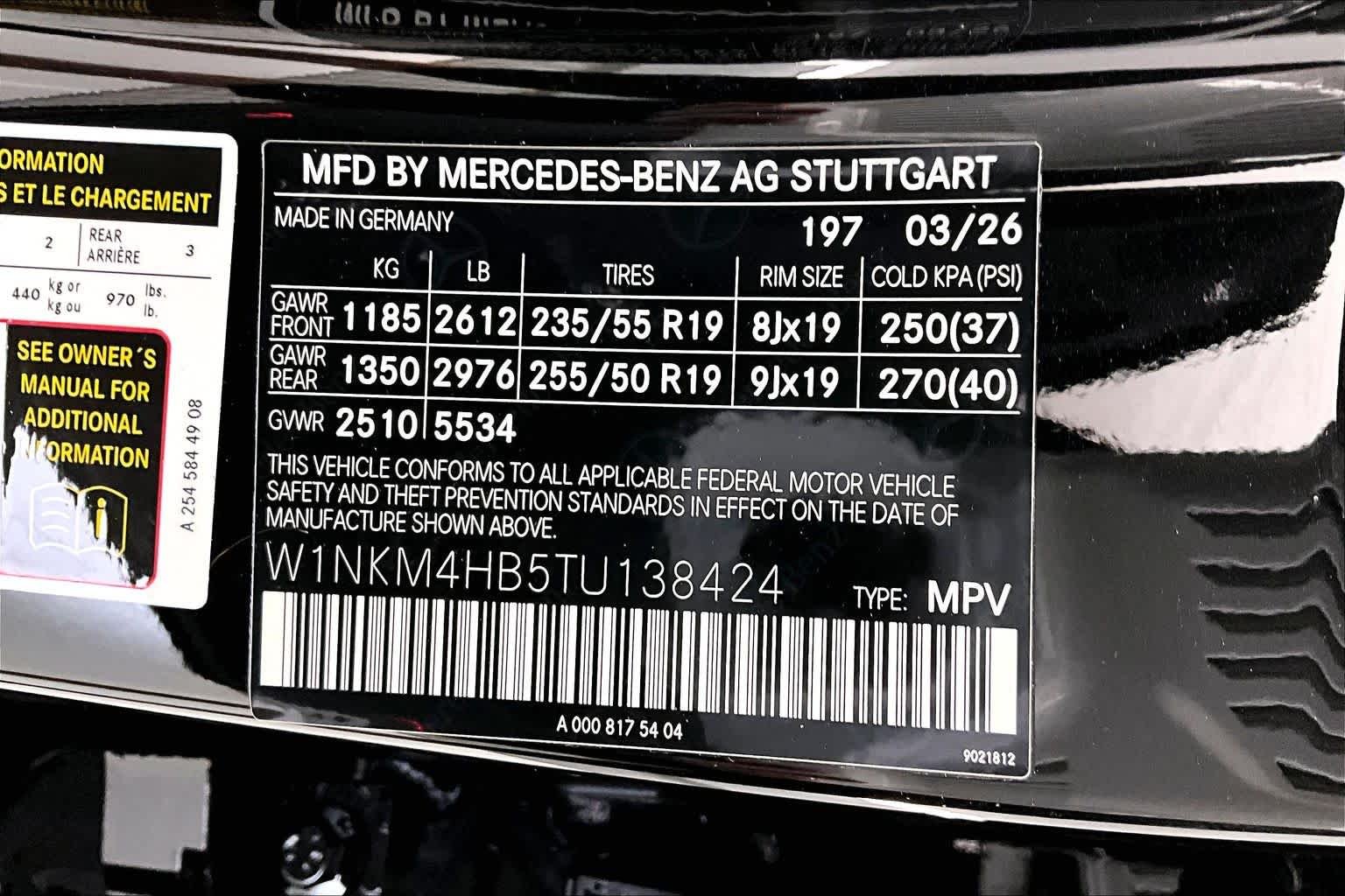 New 2026 Obsidian Black Metallic Mercedes-Benz GLC 300 image 25