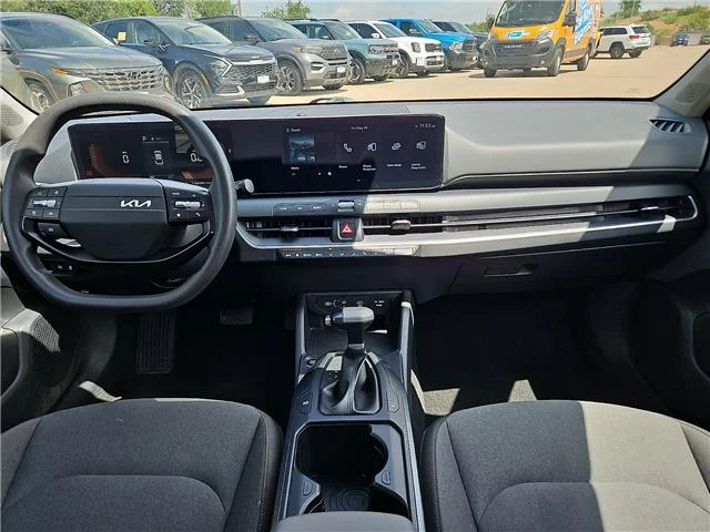 Used 2025 Aurora Black Pearl KIA LX image 10