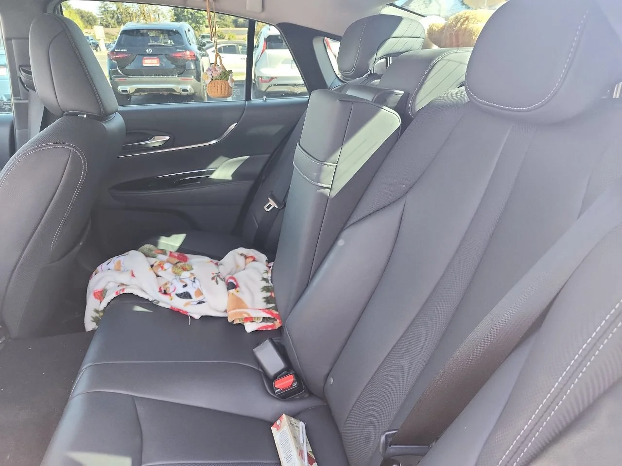 Certified Used 2022  Toyota XLE image 3