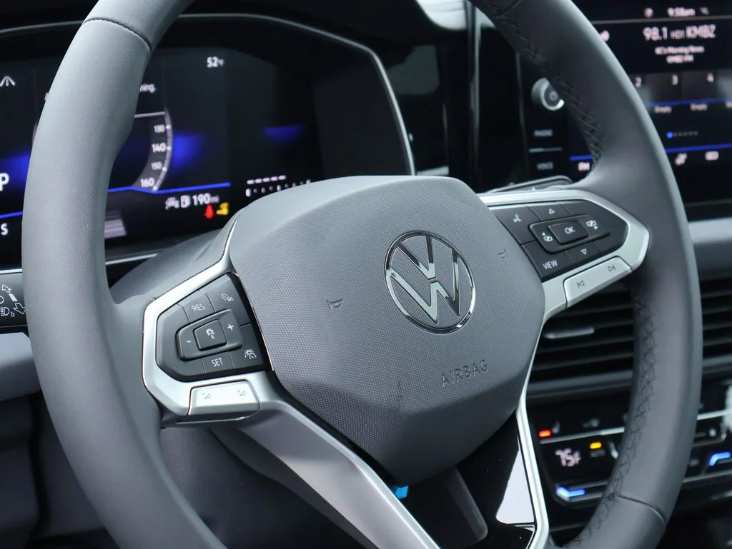 New 2026 Black Volkswagen 1.5T SE image 20