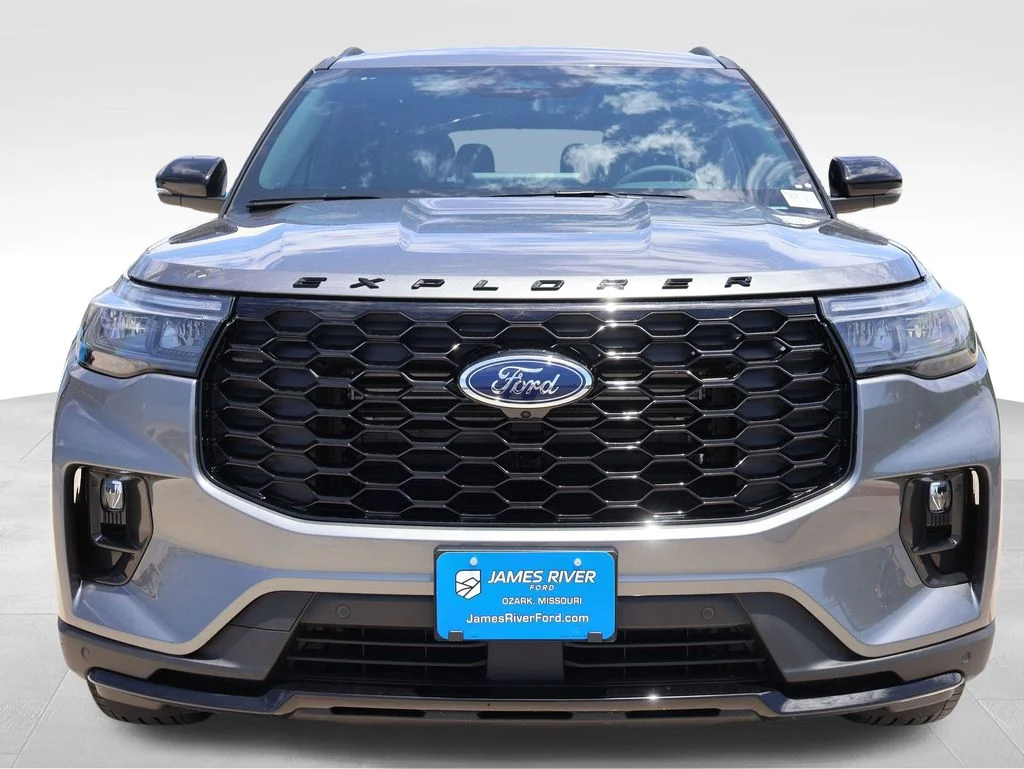 New 2026 Carbonized Gray Metallic Ford ST-Line image 7
