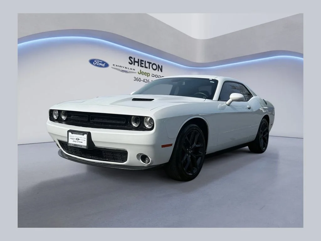 2020 Dodge Challenger SXT Auto's photo