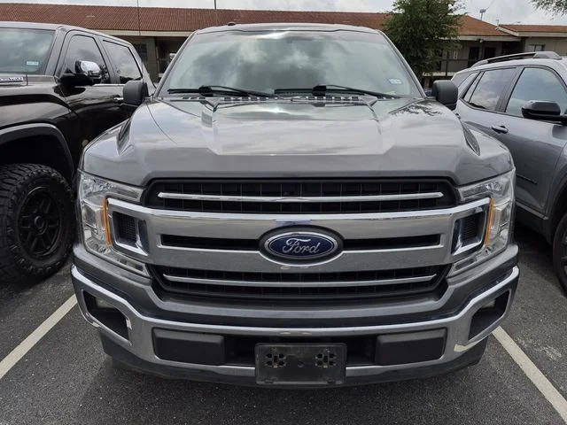 Used 2018 Magnetic Ford XLT image 2