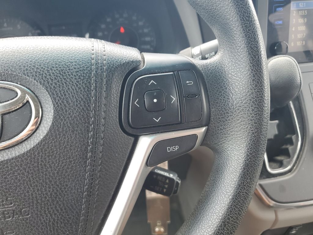 Used 2015 Gray Toyota LE image 20
