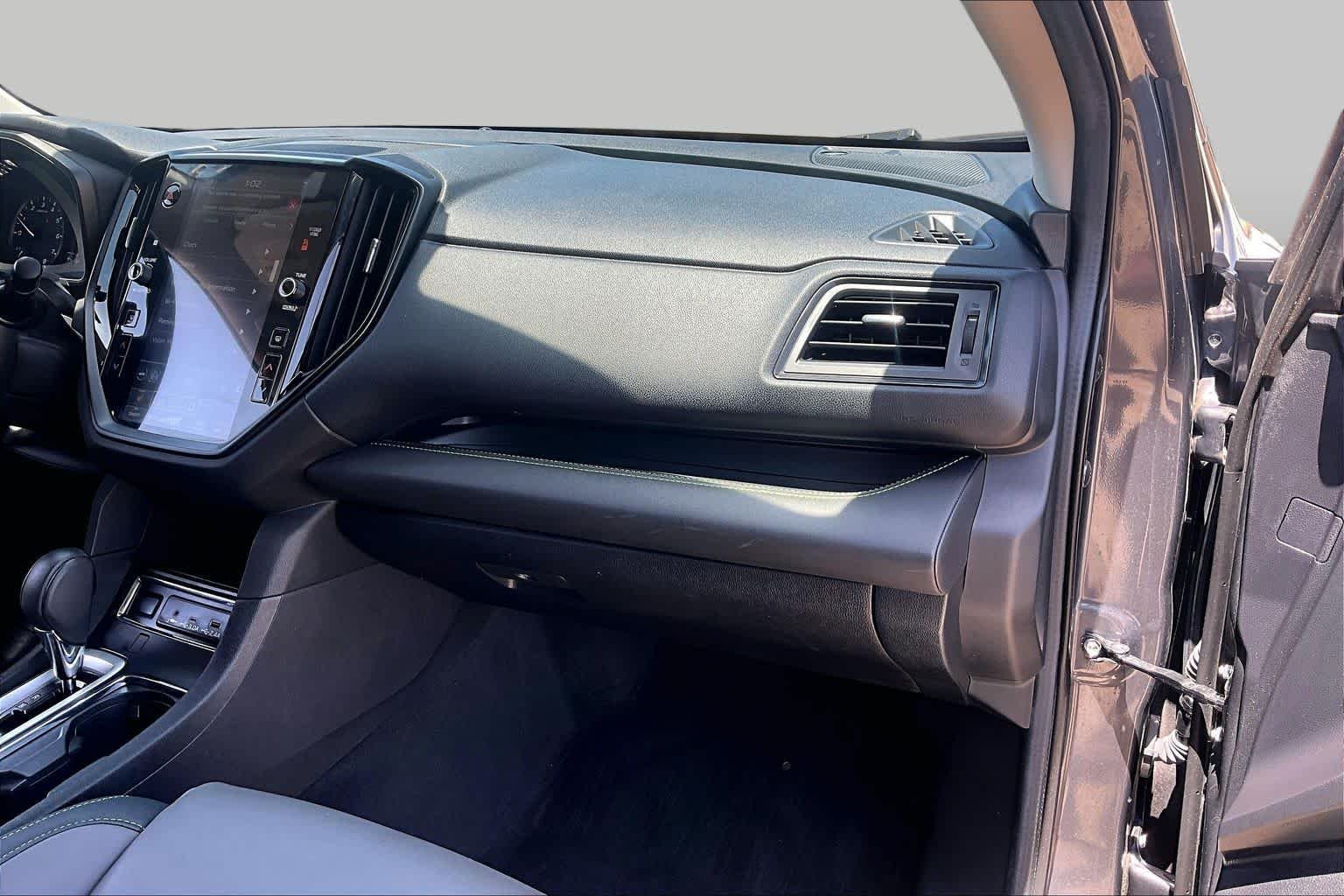 Used 2024 Magnetite Gray Metallic Subaru Onyx Edition image 19