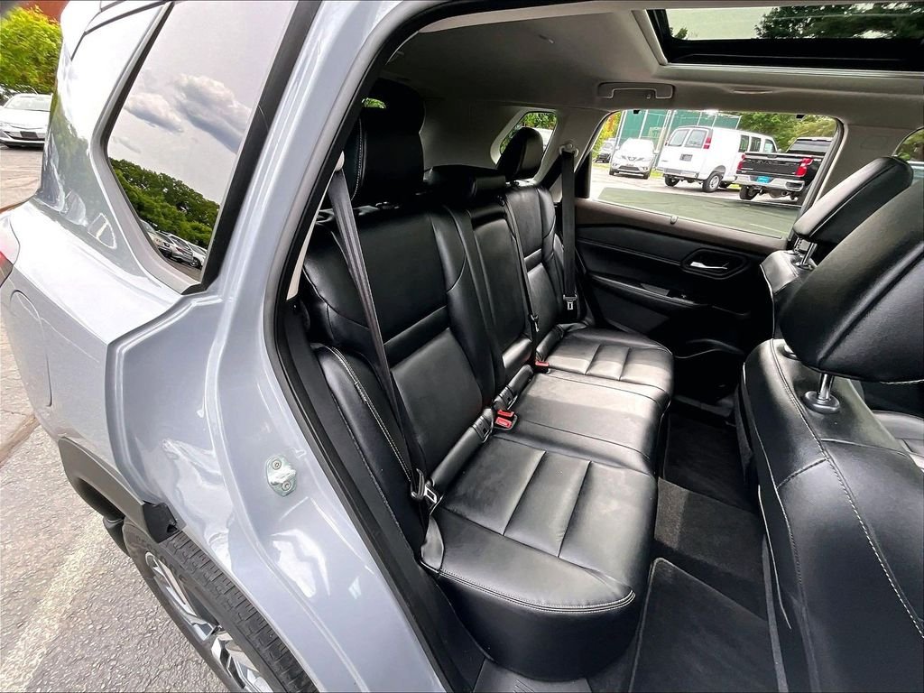 Used 2023 Gray Nissan SL image 15