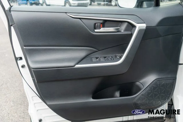 Used 2023 White Toyota SE image 17