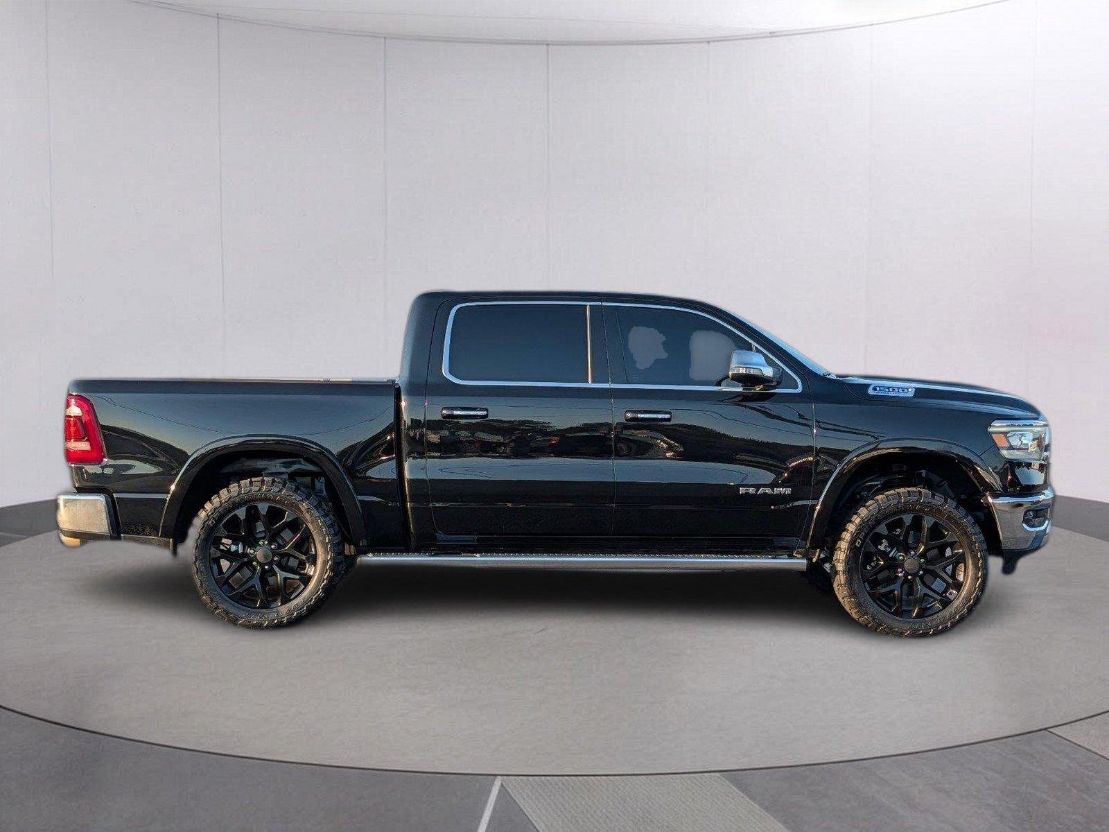 Used 2021 Diamond Black Crystal Pearlcoat Ram Laramie image 8