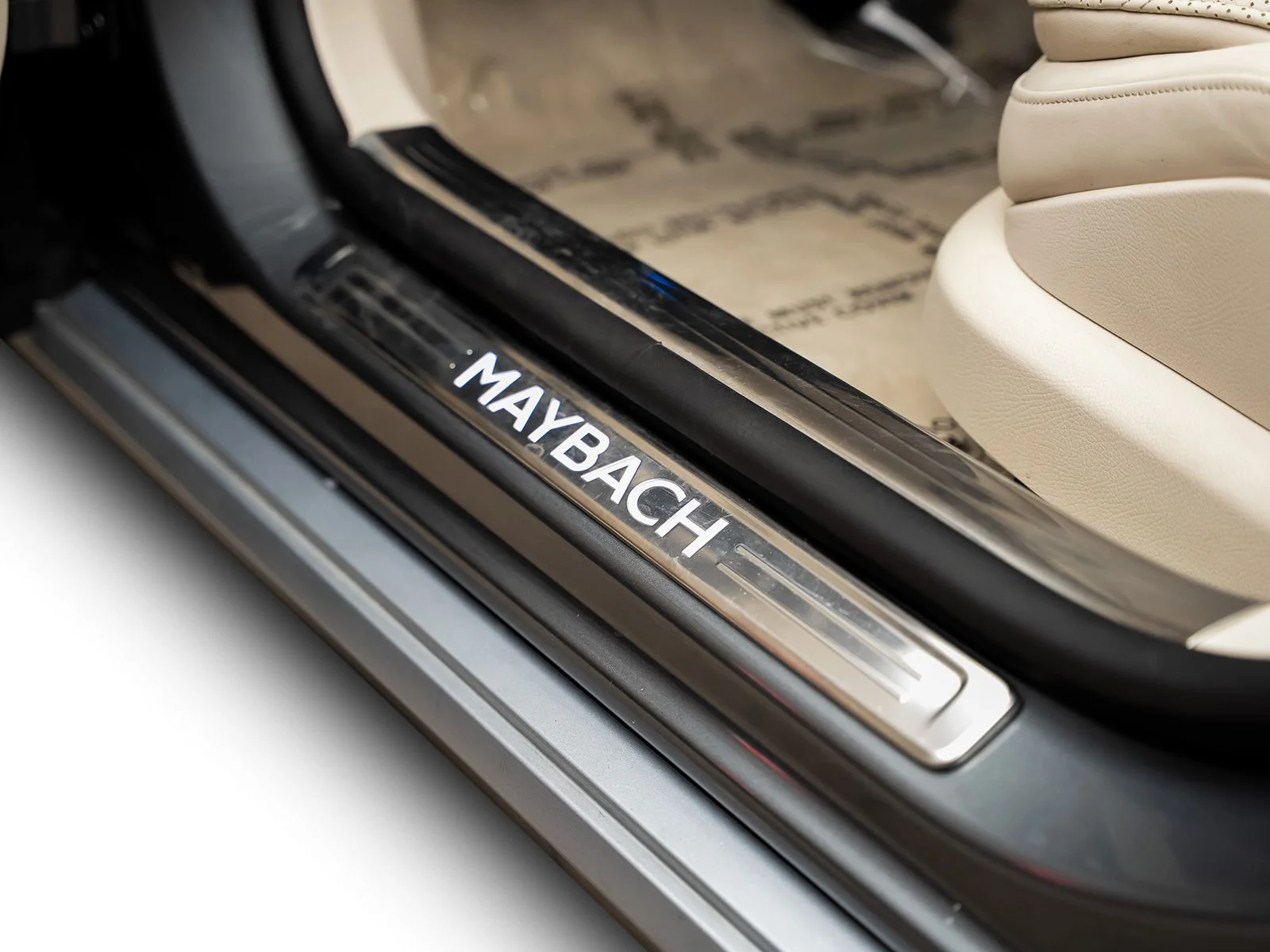 Used 2024 Silver Mercedes-Benz Maybach S 580 image 70