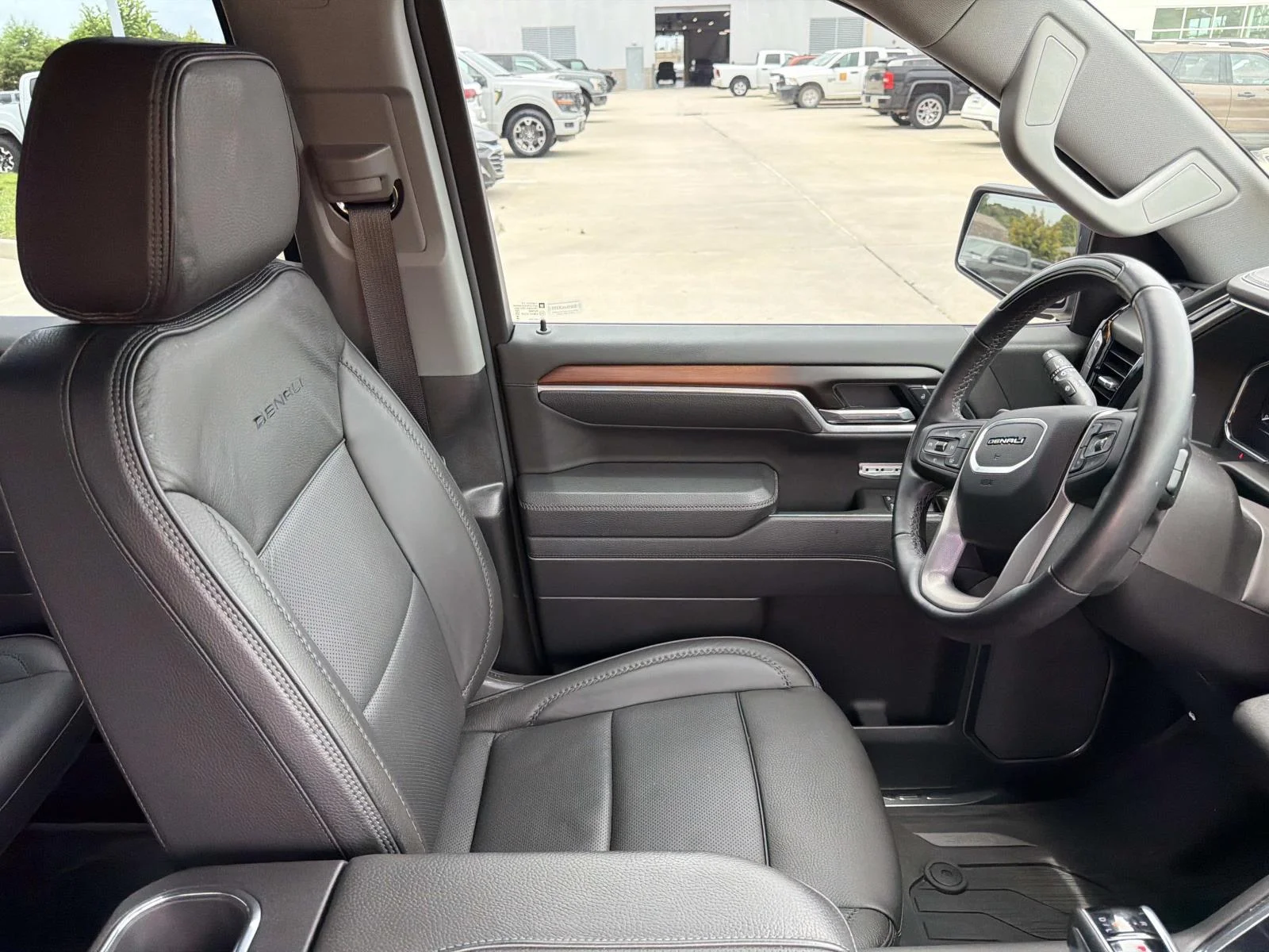 Used 2025 Blue GMC 2WD Crew Cab 147 Denali image 11