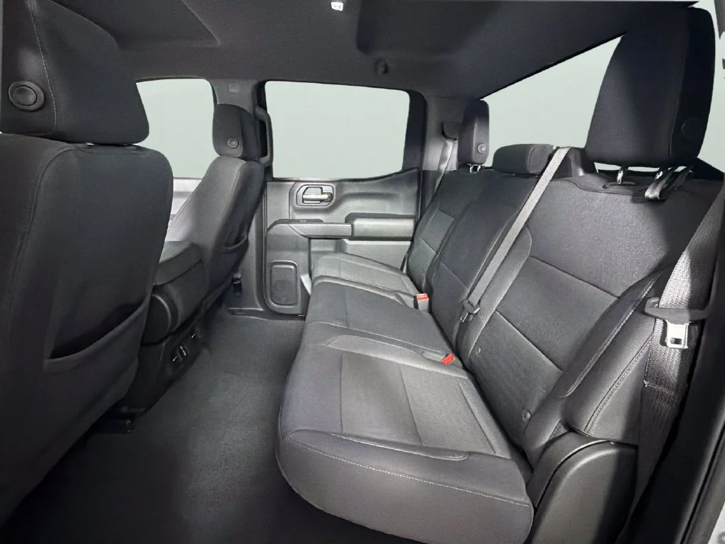 Used 2025 Slate Gray Metallic Chevrolet Custom image 27