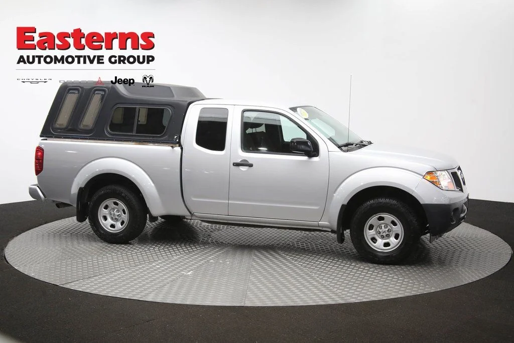 Used 2019 Silver Nissan S image 48
