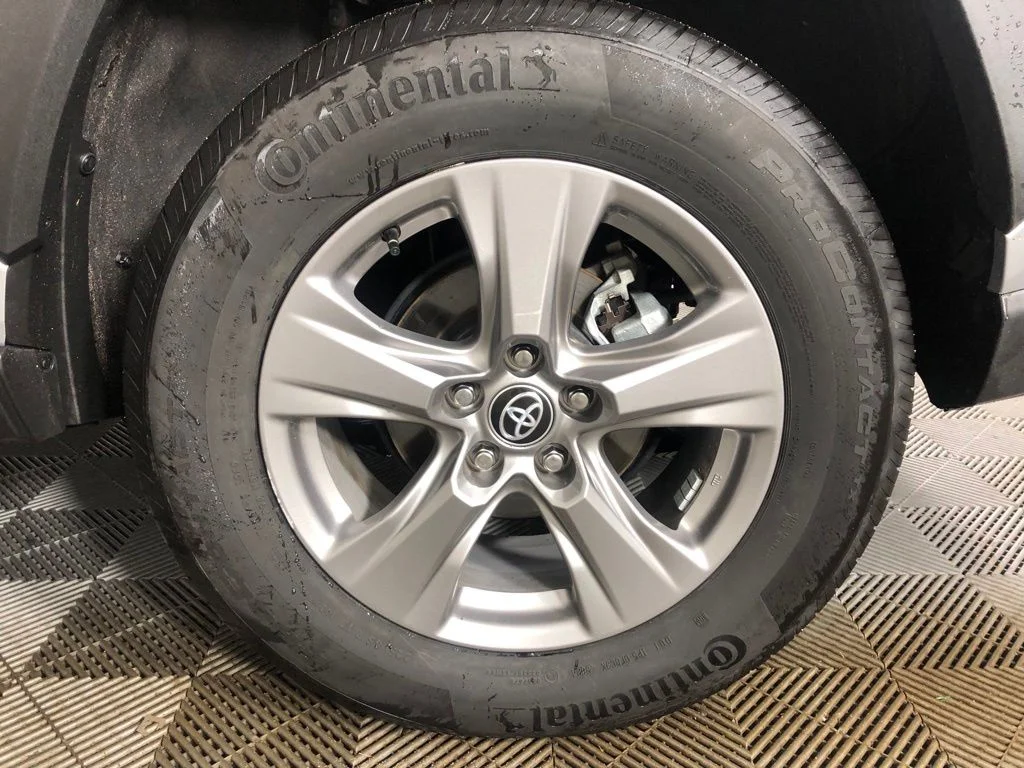 Used 2023 Silver Toyota XLE image 24