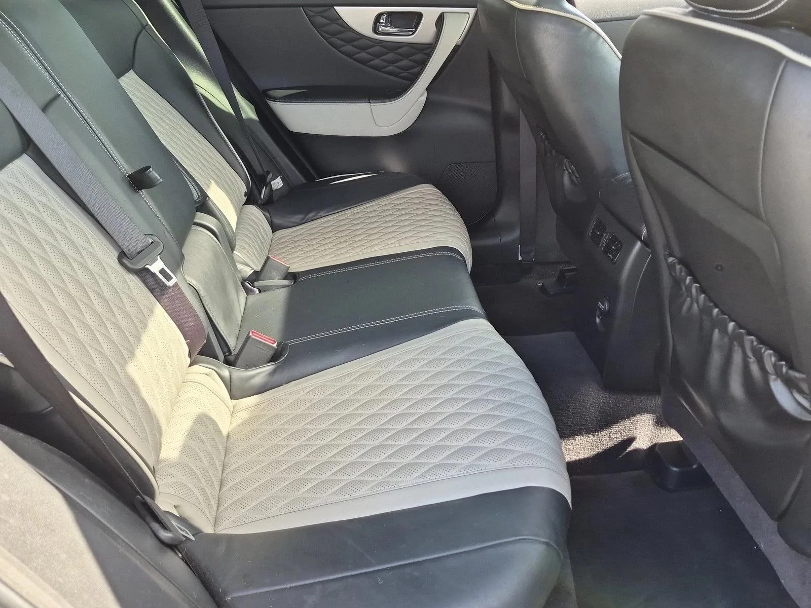 Used 2017 Graphite Shadow INFINITI  image 20