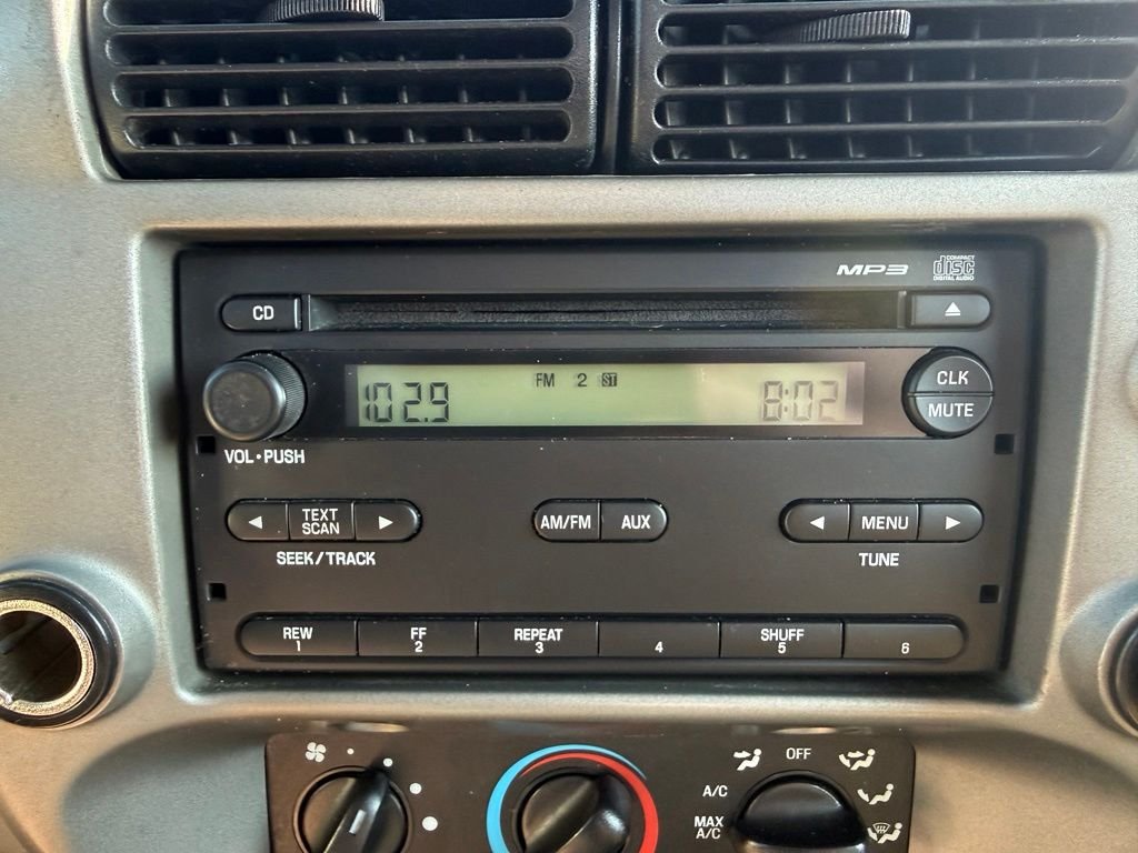 Used 2011 Gray Ford XLT image 21