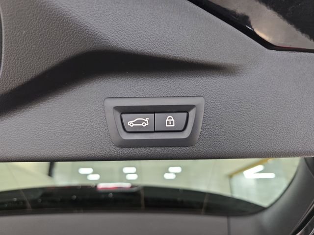Certified Used 2022 Black Sapphire Metallic BMW xDrive40i image 36