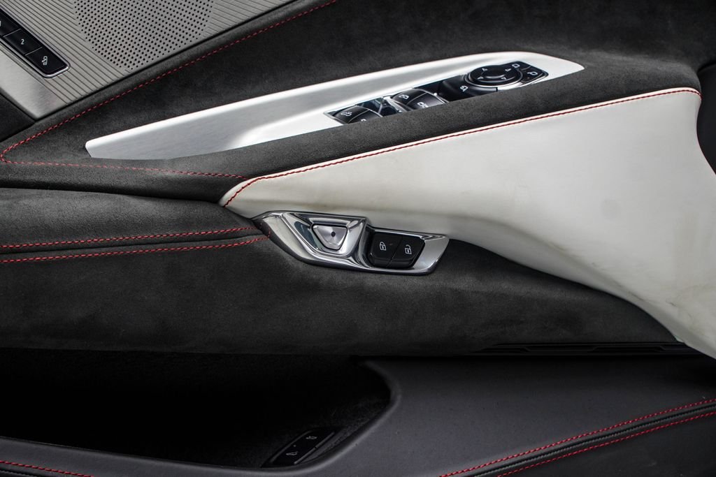 Used 2023 White Chevrolet Stingray image 43