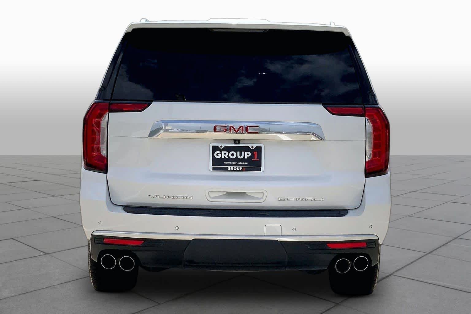 Used 2021 WHITE FROST TRICOAT GMC Denali image 5
