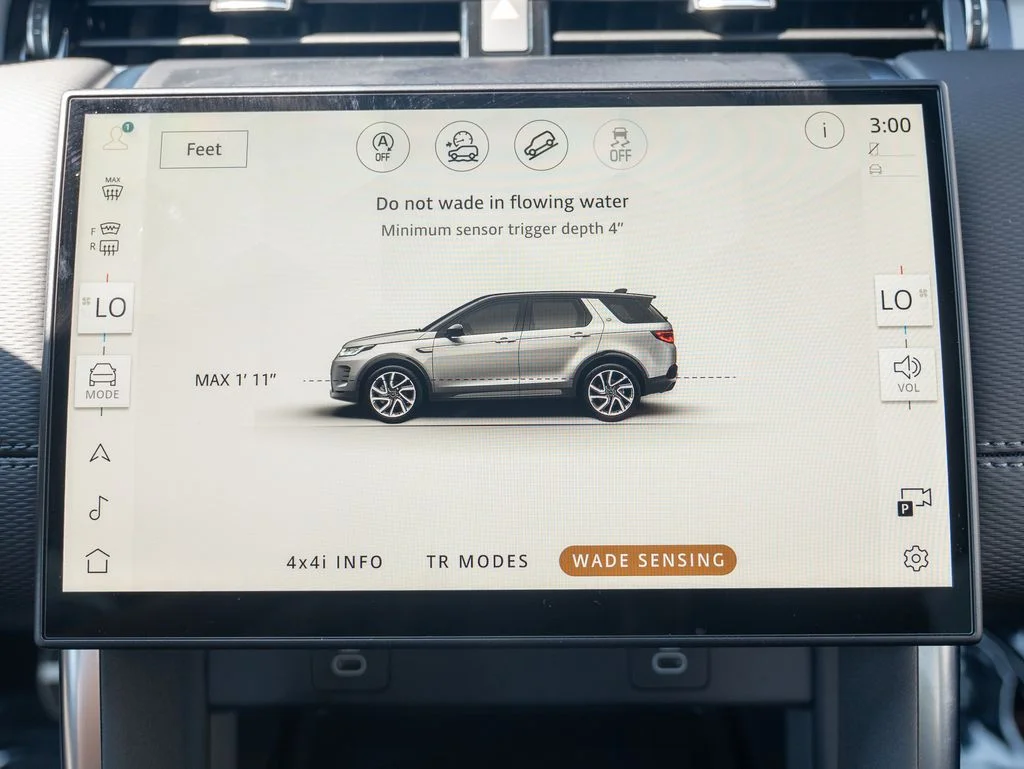 Certified Used 2025 Black Land Rover SE image 28