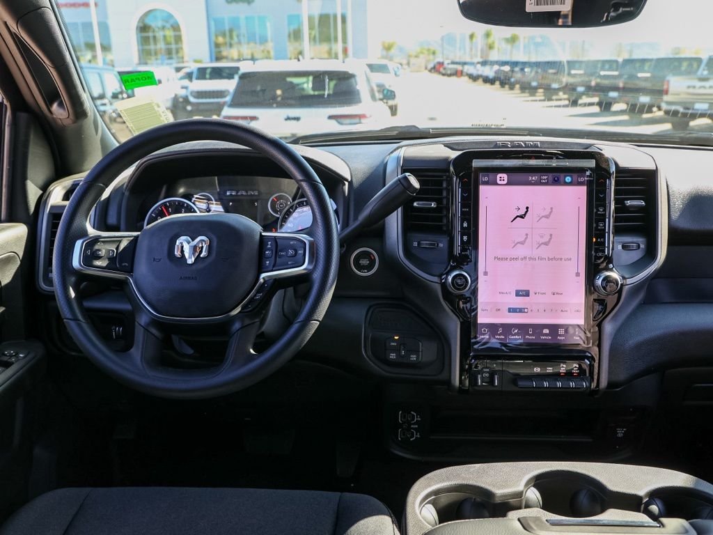 New 2026 Diamond Black Crystal Pearl-Coat Exterior Paint RAM Tradesman image 20