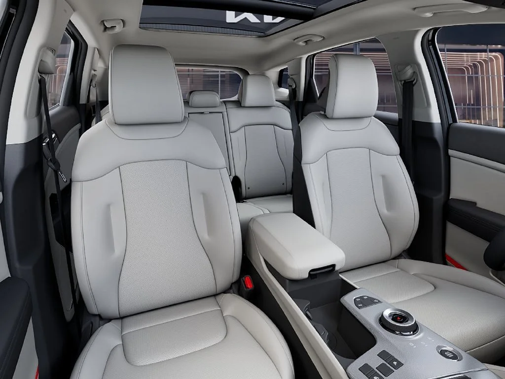 New 2027 Fusion Black Kia EX image 15
