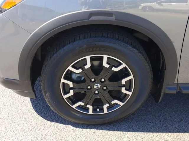 Used 2019 Gray Nissan SV image 10