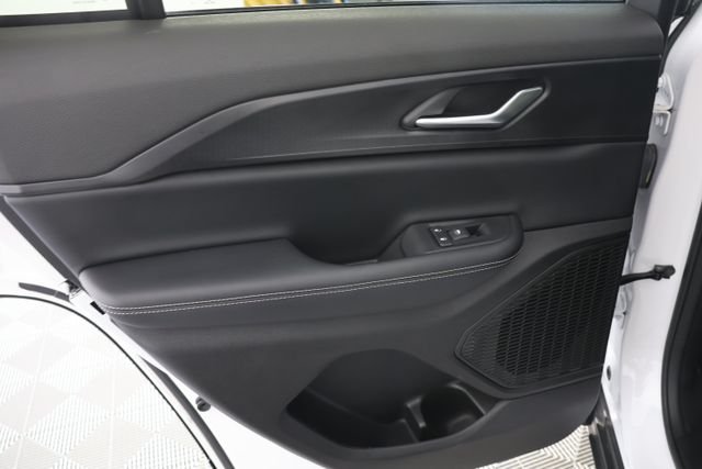 Used 2024 White Jeep Altitude X image 27