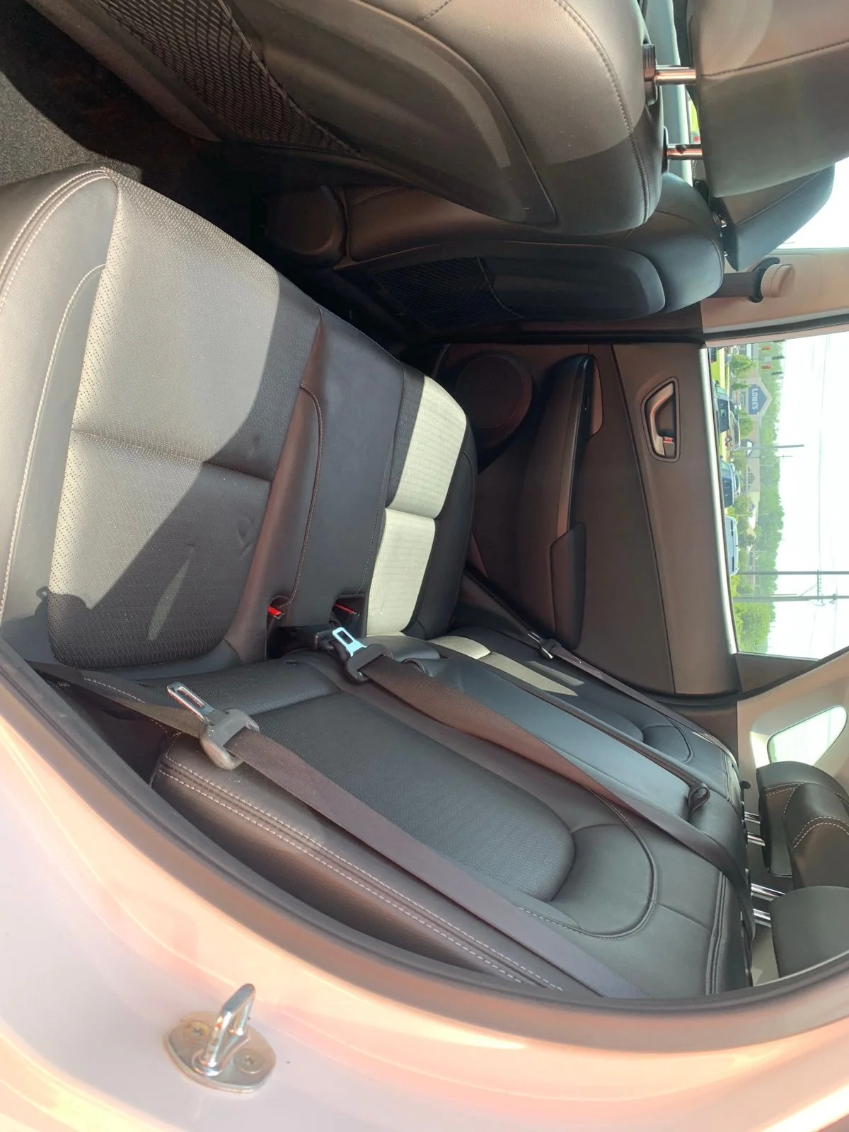 Used 2021 White Hyundai Ultimate image 25