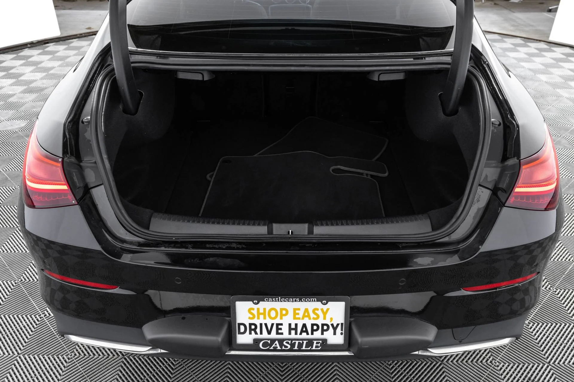 Used 2025 Black Mercedes-Benz 4MATIC® image 37