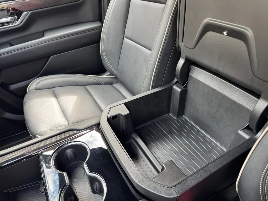 Certified Used 2025 Sterling Metallic GMC Elevation image 23