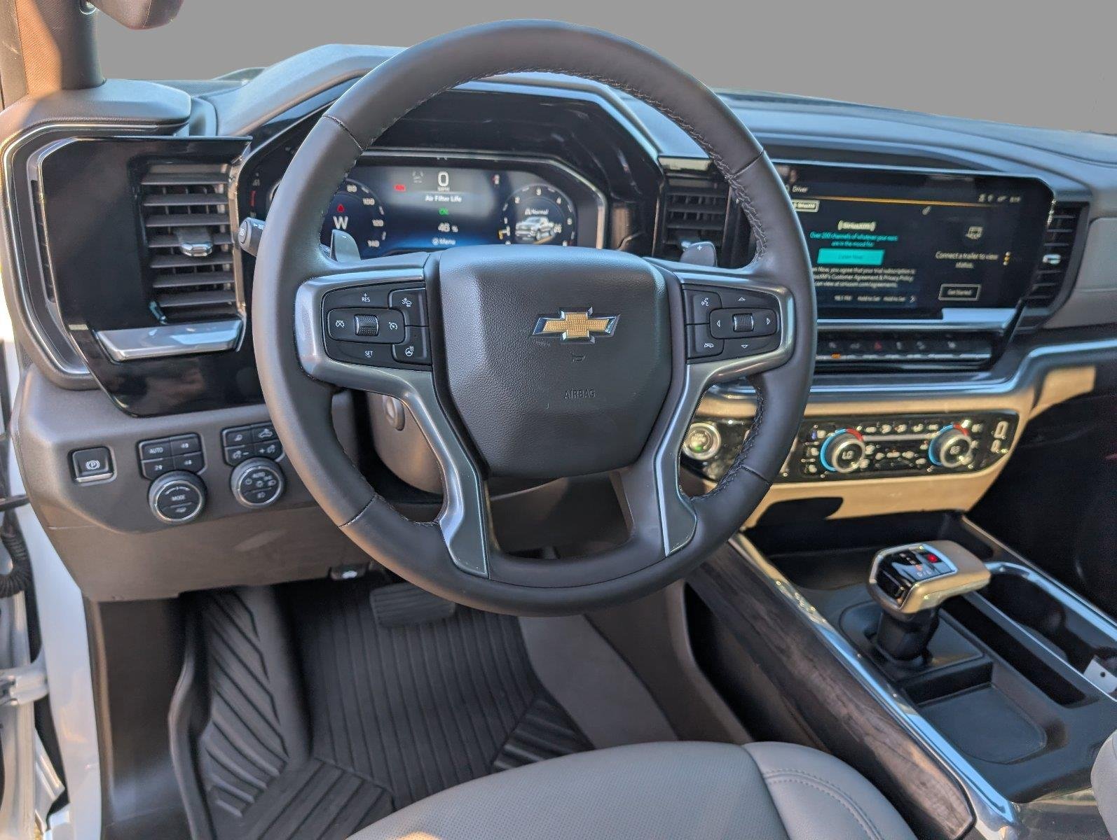 Used 2024 Iridescent Pearl Tricoat Chevrolet LTZ image 4