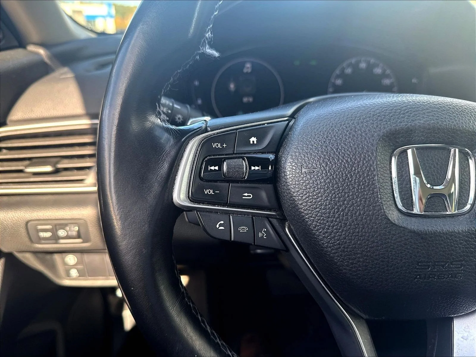 Used 2018 Crystal Black Pearl Honda EX-L 2.0T image 14