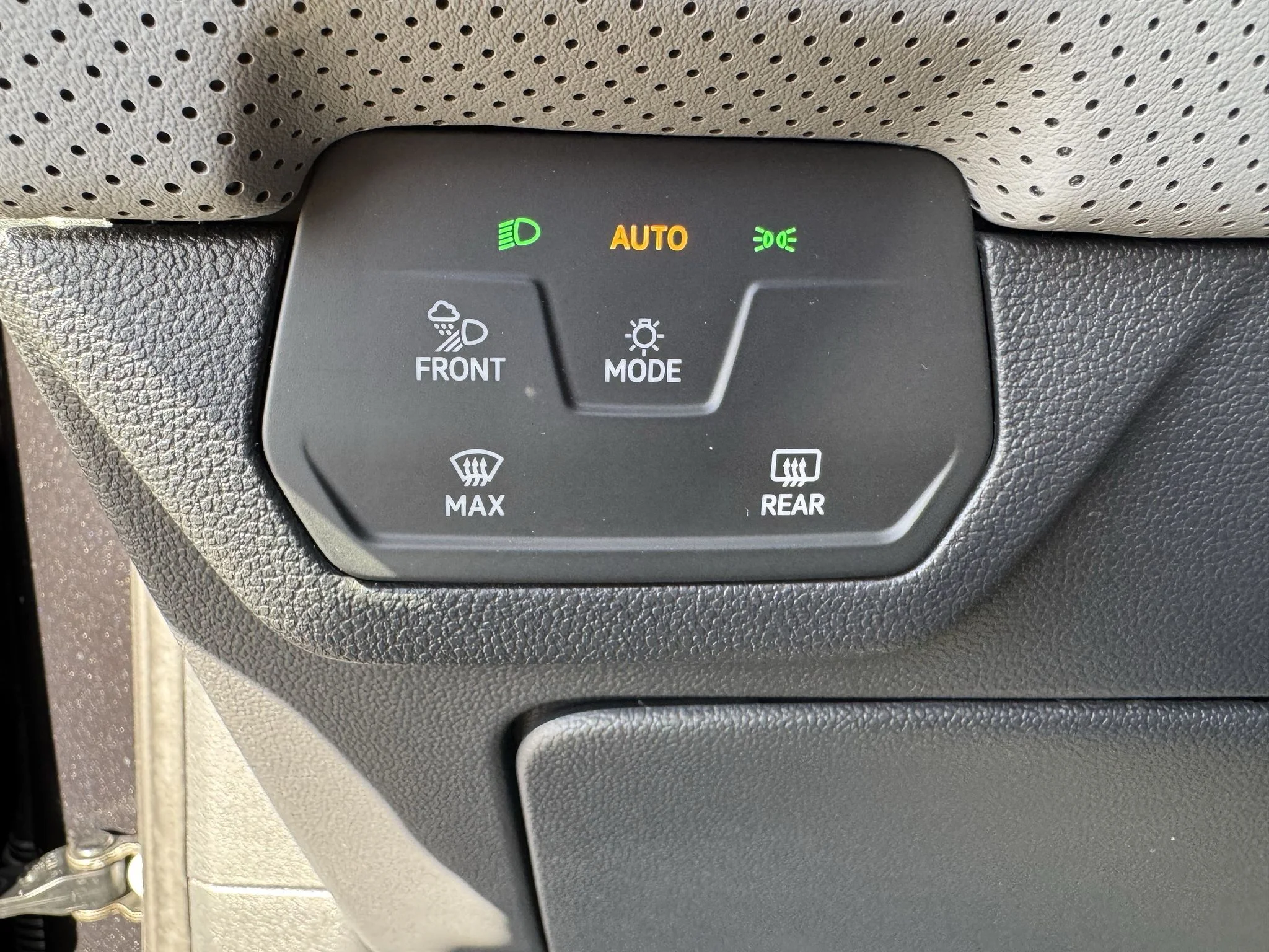New 2026 Deep Black Pearl Volkswagen 2.0T Peak Edition image 28