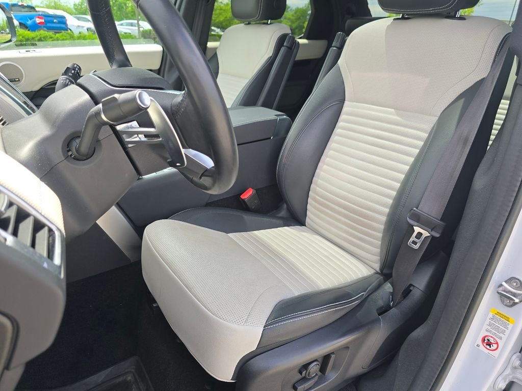 Used 2023 Yulong White Metallic Land Rover S R-Dynamic image 22