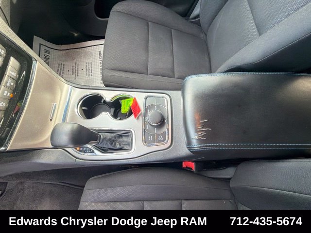 Used 2019 White Jeep Laredo image 17