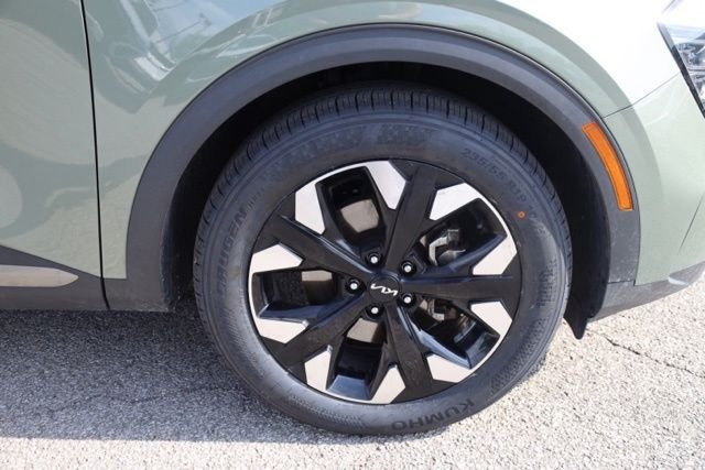 Used 2024 Green Kia X-Line image 15