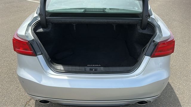 Used 2018 Silver Nissan Platinum image 26