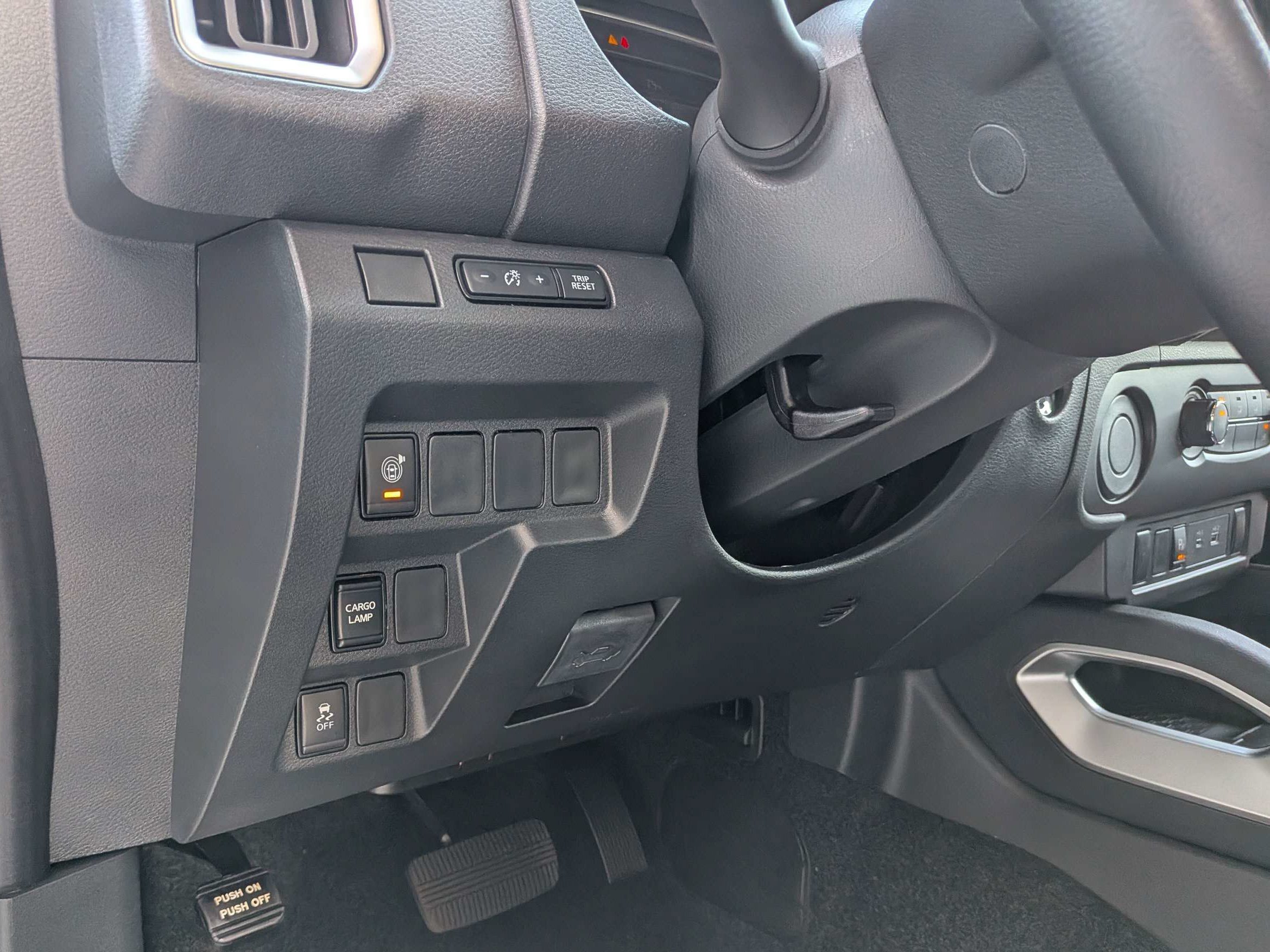 New 2027 Super Black Nissan Crew Cab SV image 16